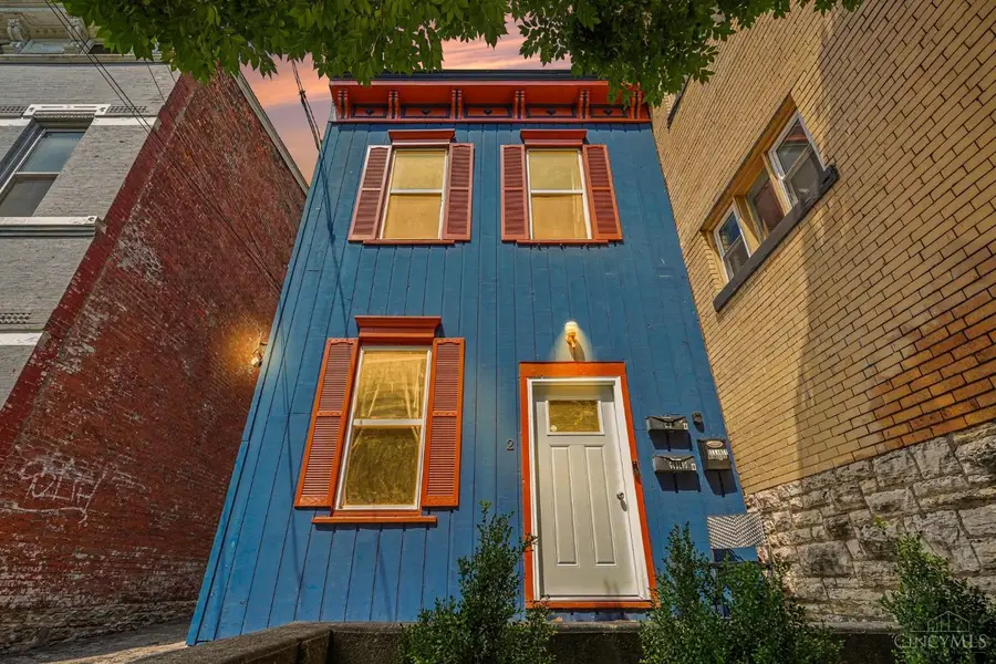 2149 W Clifton Avenue, Cincinnati, OH 45219 - #2