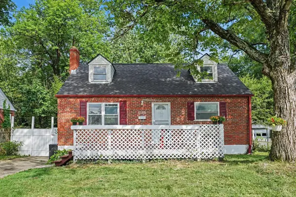 6100 W Fordham Place, Silverton, OH 45213