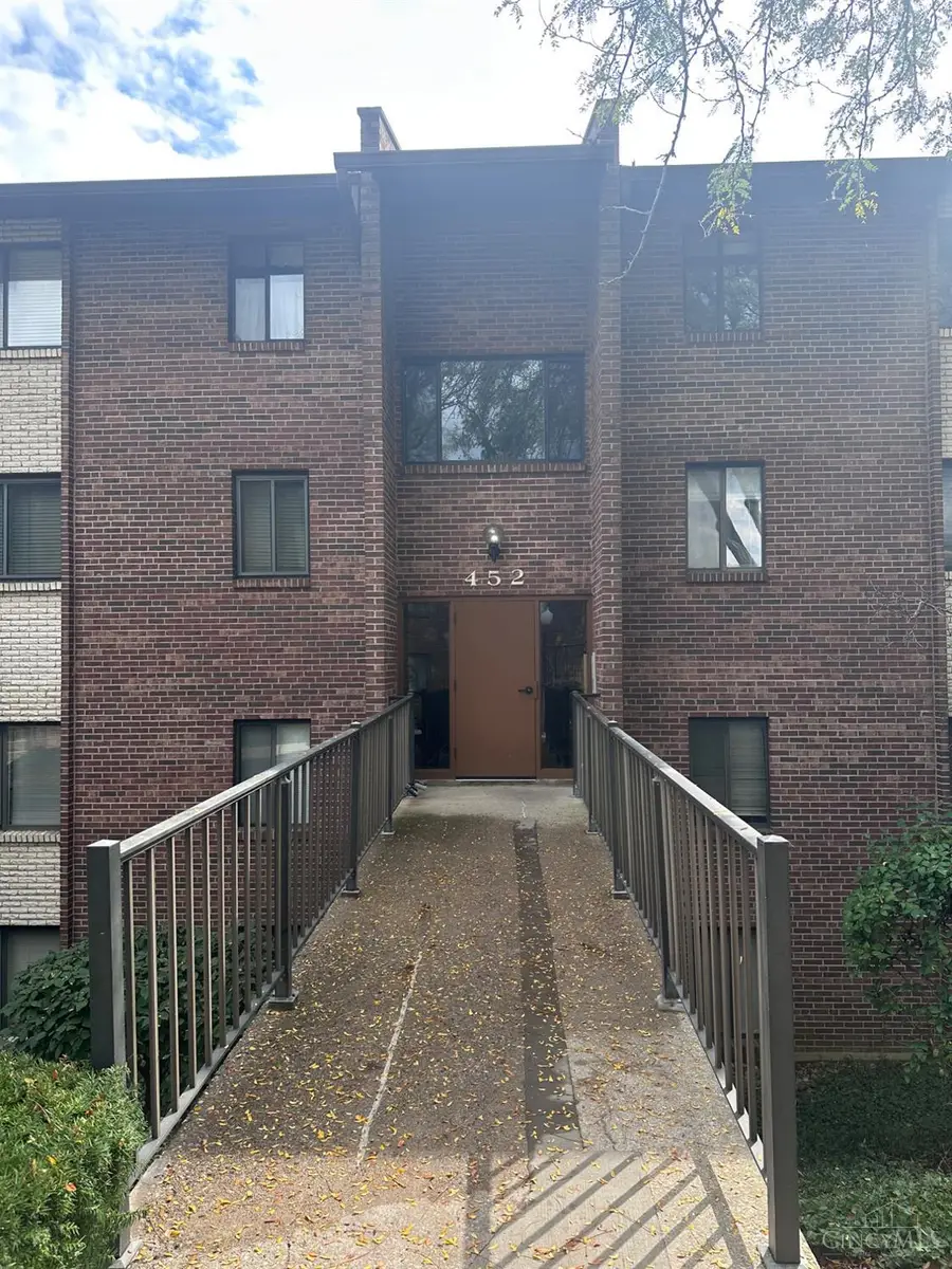 452 Grand Avenue #3, Cincinnati, OH 45205 - #2