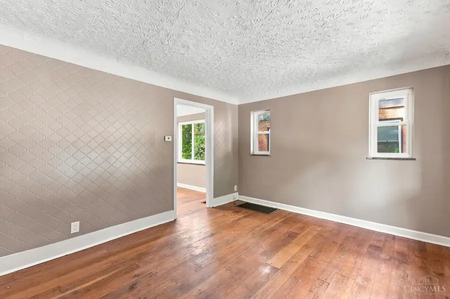 6135 Argus, Cincinnati, OH 45224 - #2