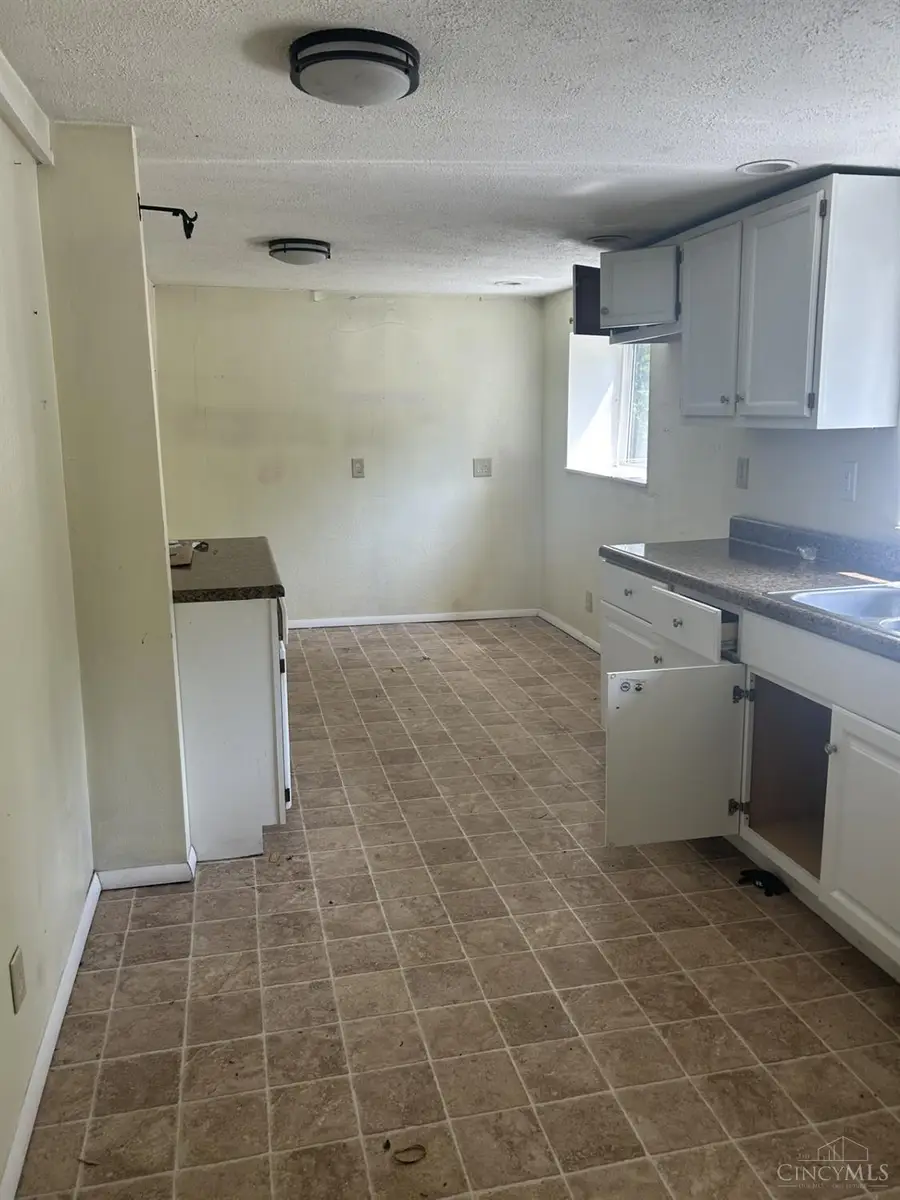 150 N Fairfield Street, Leesburg, OH 45135 - #2