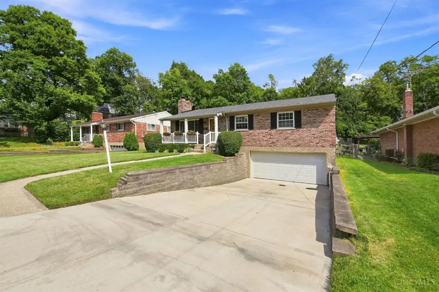 2927 Goda Avenue, Monfort Heights, OH 45211 - #2