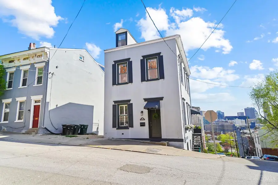 435 Milton Street, Cincinnati, OH 45202 - #3