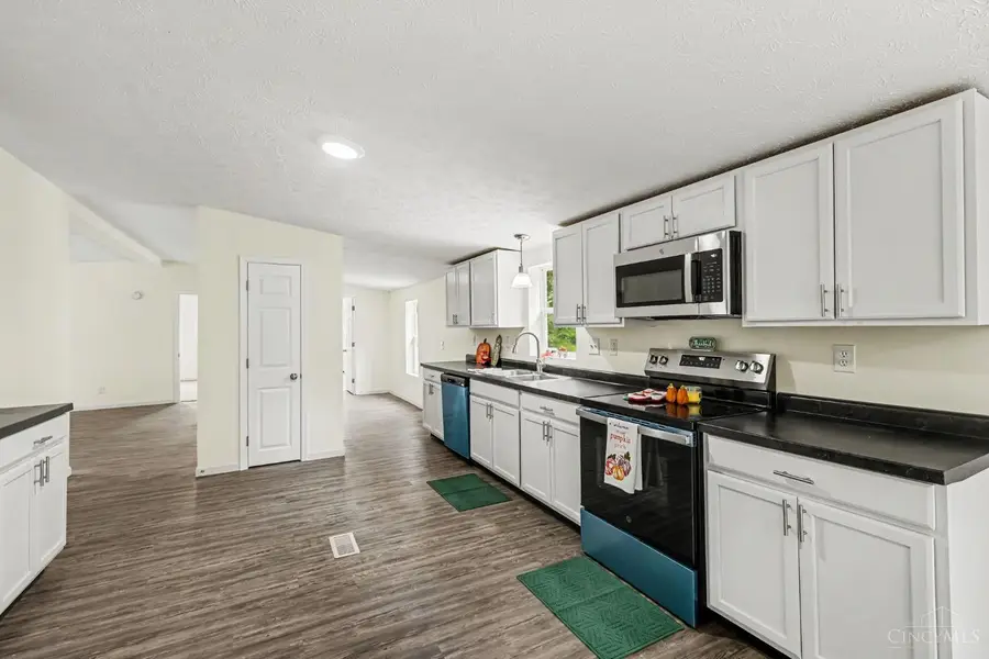 16214 Sams Drive, Williamsburg, OH 45176 - #3