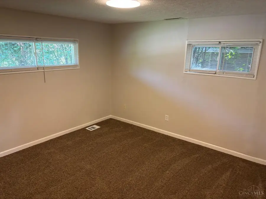 8636 Bobolink Drive, Finneytown, OH 45231 - #3