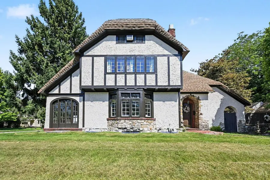 916 Gray Avenue, Hamilton, OH 45013 - #2