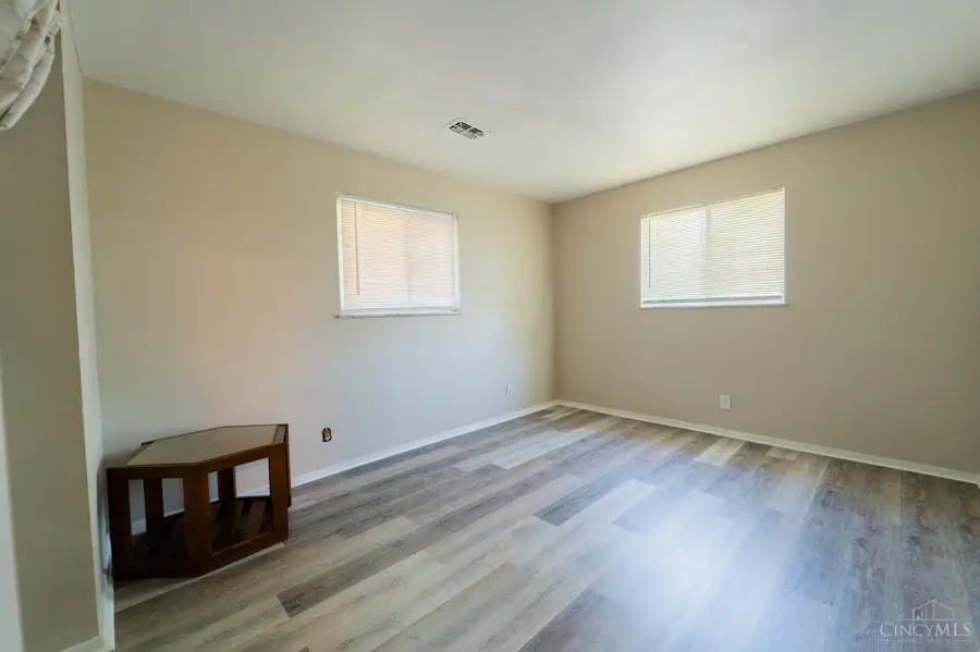 12180 Chesterdale Road, Springdale, OH 45246 - #3