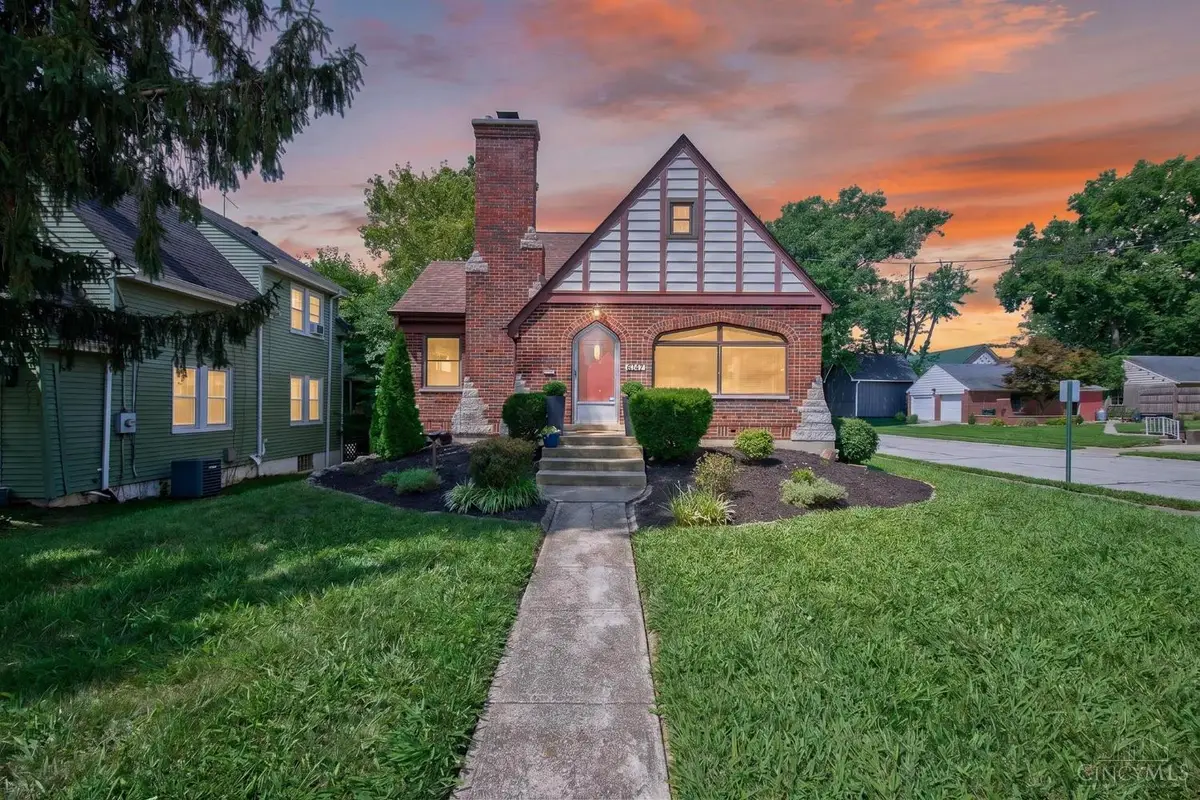 6747 Plainfield Road, Silverton, OH 45236 - #1