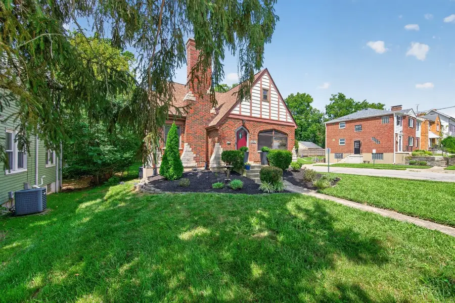 6747 Plainfield Road, Silverton, OH 45236 - #3