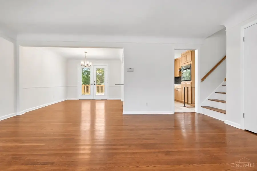 8819 Cavalier Drive, Finneytown, OH 45231 - #3