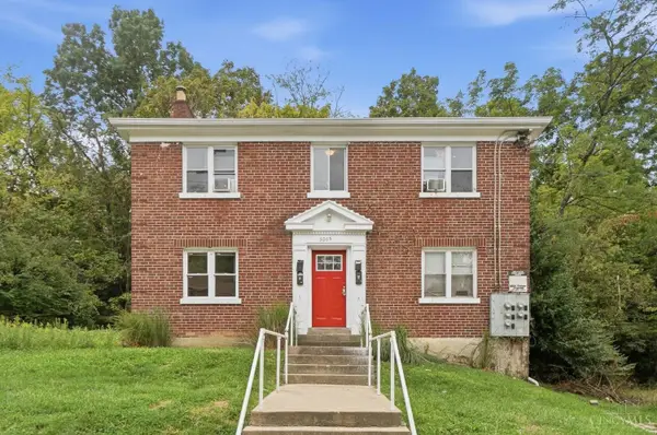 3065 Bracken Woods Lane, Cincinnati, OH 45211