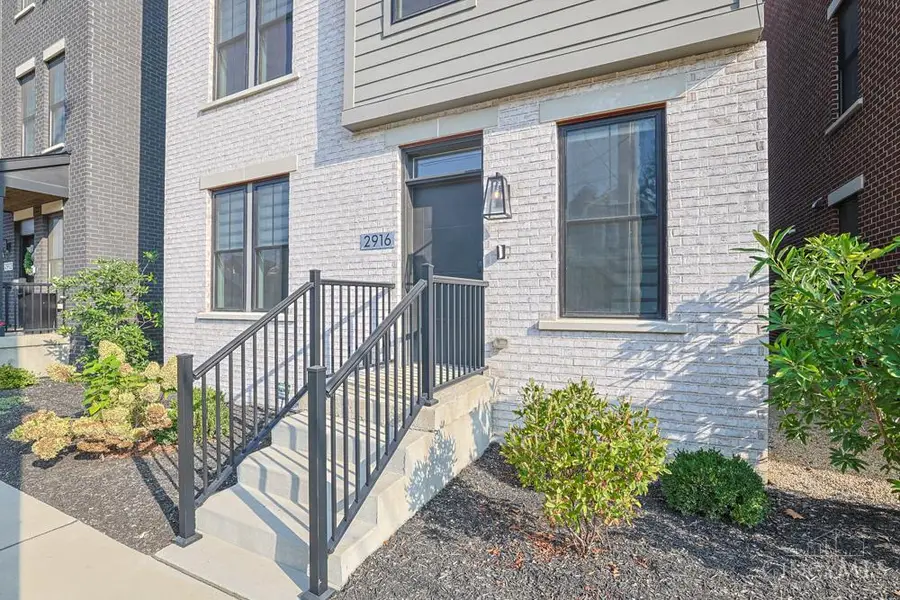 2916 Robertson Avenue, Cincinnati, OH 45209 - #2
