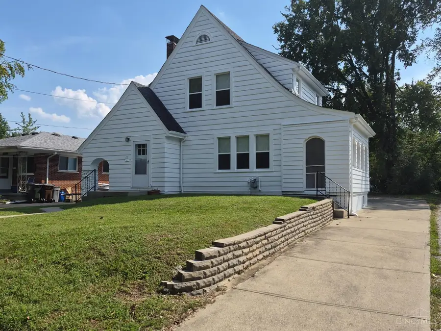 43 Chestnut Avenue, Wyoming, OH 45215 - #2