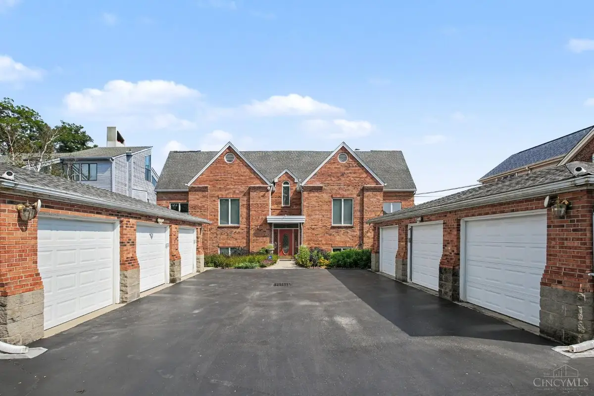 390 Grand Avenue #B, Cincinnati, OH 45205 - #1