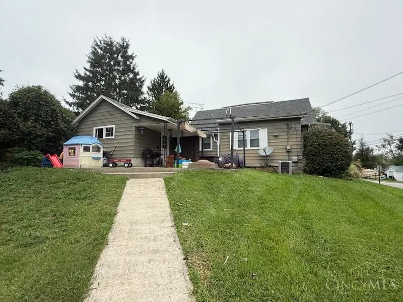 303 W Pleasant Street, Hillsboro, OH 45133 - #2