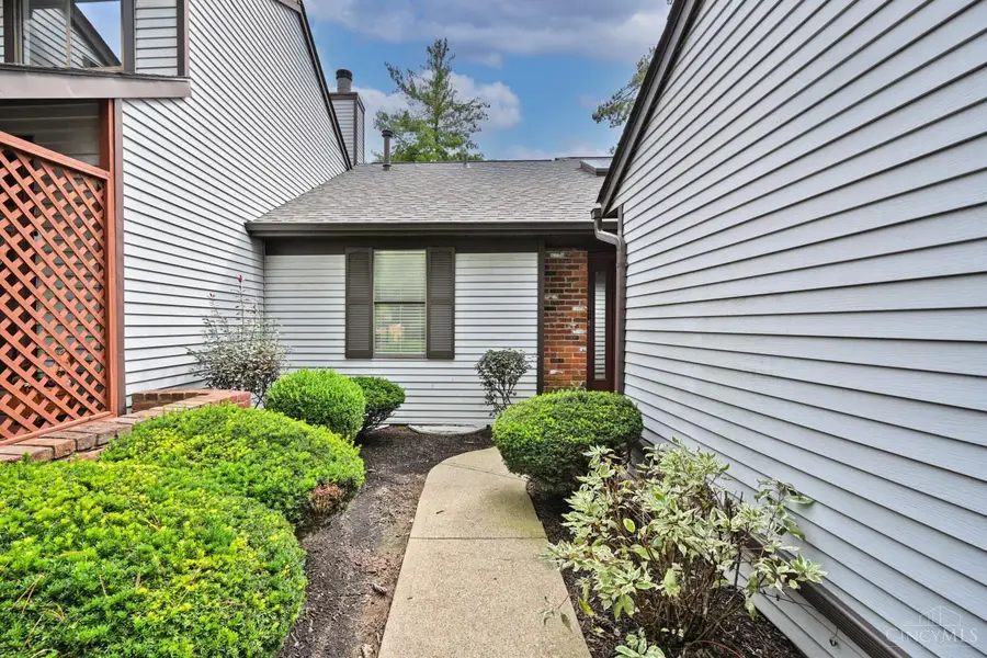 201 Centerbury Court, Cincinnati, OH 45246 - #2