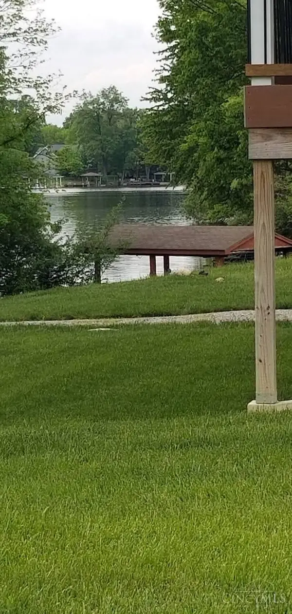 6 W Mohican Cove, Franklin Twp, OH 45171