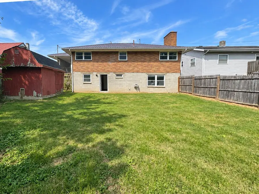 609 E 6th Street, Manchester, OH 45144 - #2