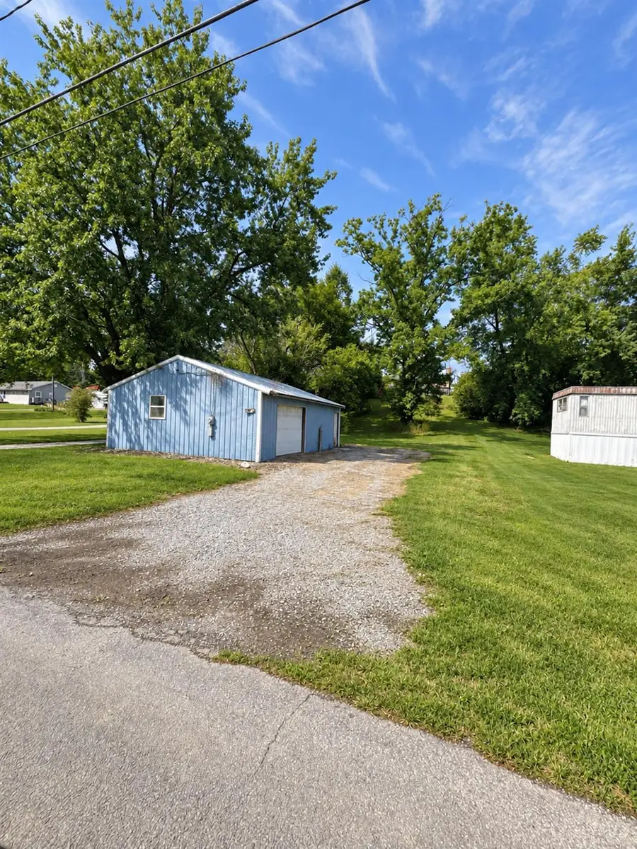 609 E 6th Street, Manchester, OH 45144 - #3