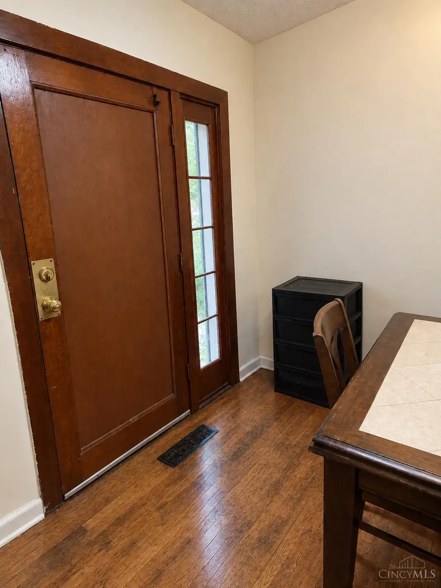1114 Woodlawn Avenue, Cincinnati, OH 45205 - #2