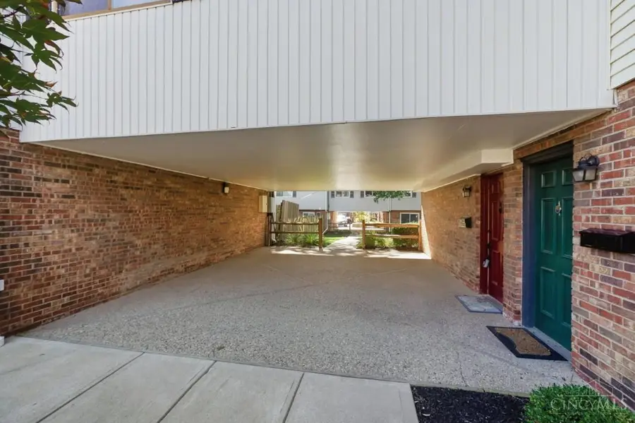 7752 Montgomery Road #14, Sycamore, OH 45236 - #3