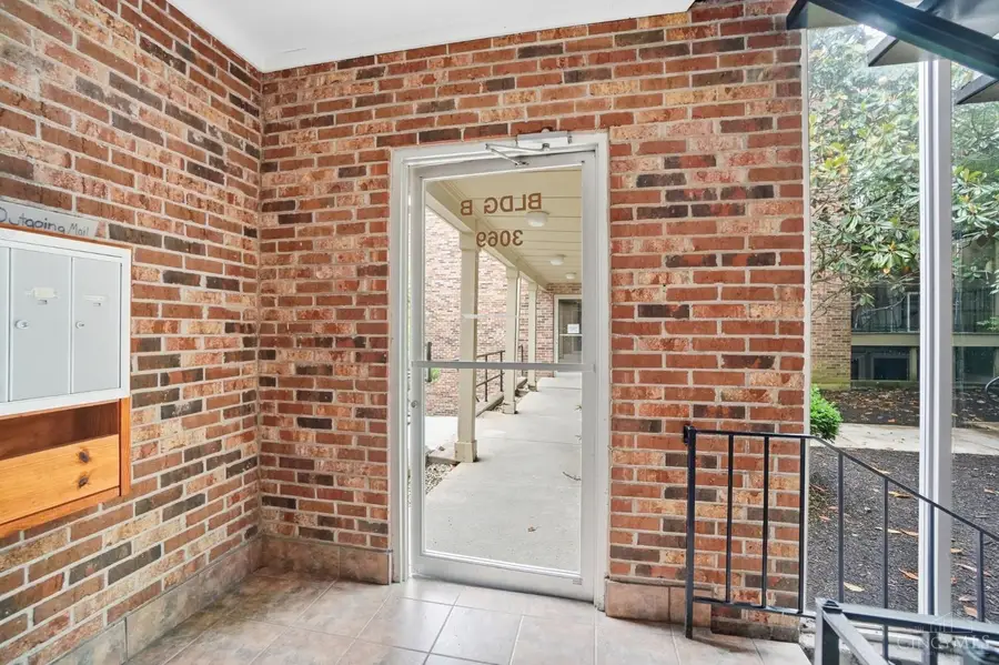 3069 Alpine Terrace #11, Cincinnati, OH 45208 - #3
