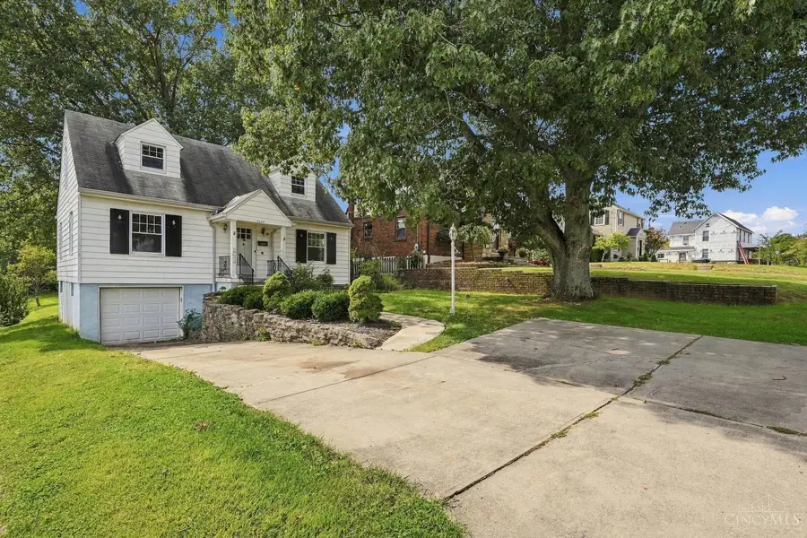 3289 Van Zandt Drive, Monfort Heights, OH 45211 - #2