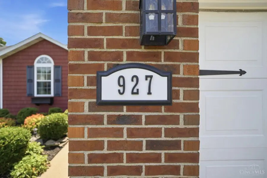 927 Golden Meadows Court, Trenton, OH 45050 - #2