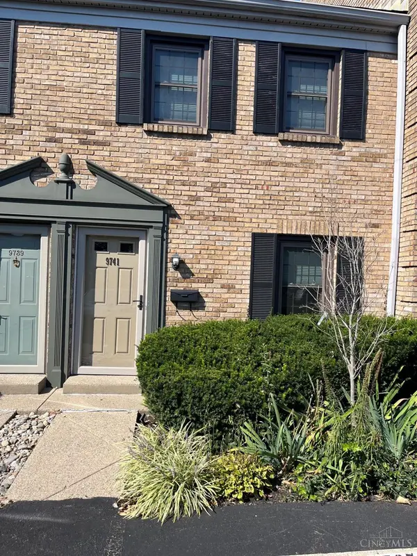 9741 Bunker Hill Lane, Montgomery, OH 45242