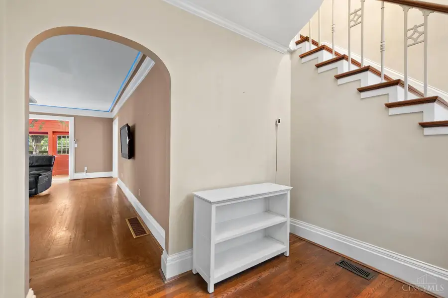 3551 Holly Ln, Cincinnati, OH 45208 - #3