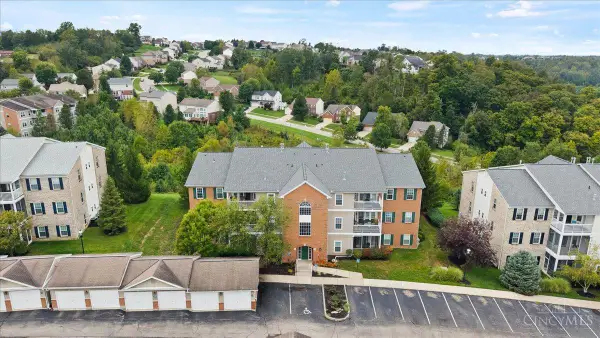 5461 Michelles Oak Court #J, Green Twp, OH 45248