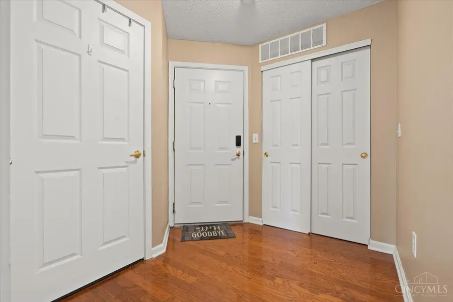5461 Michelles Oak Court #J, Cincinnati, OH 45248 - #3