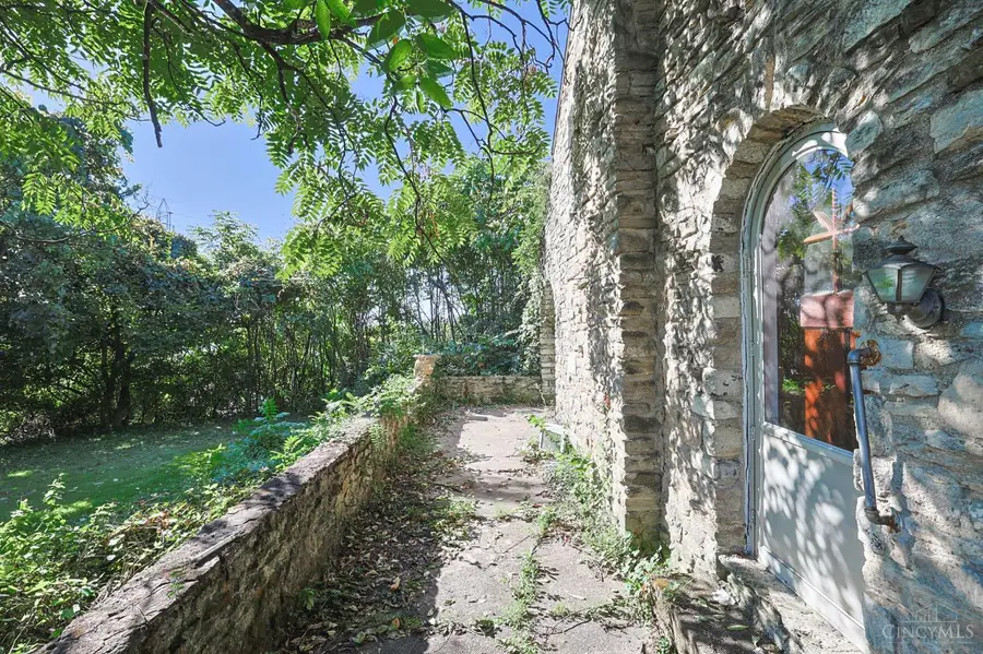 1125 W Seymour Avenue, Cincinnati, OH 45216 - #2