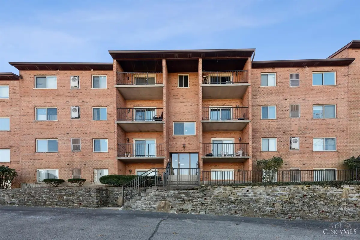 521 W Martin Luther King Drive #A8, Cincinnati, OH 45220 - #1