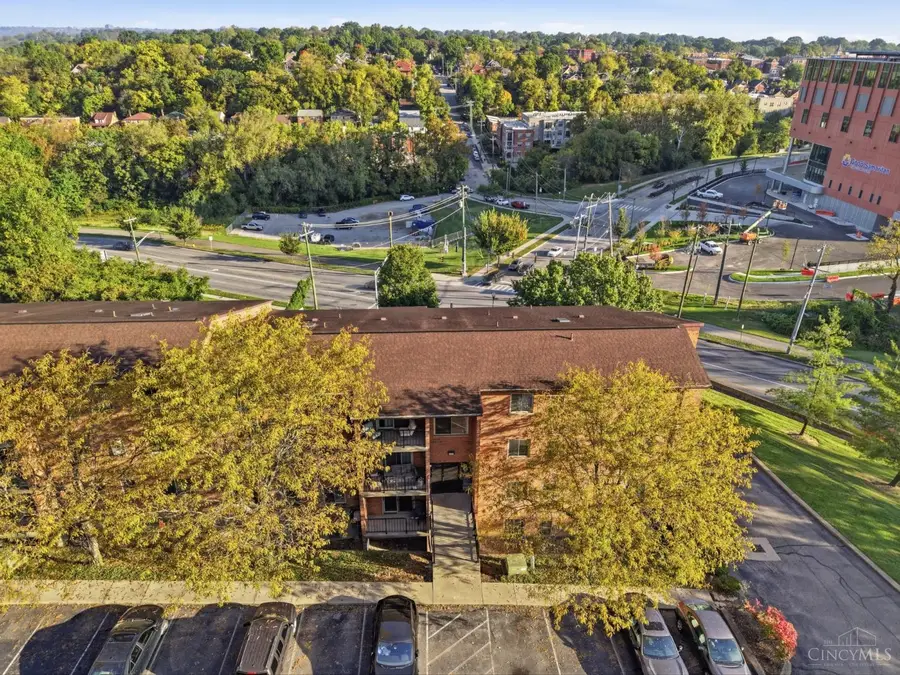 521 W Martin Luther King Drive #A8, Cincinnati, OH 45220 - #2