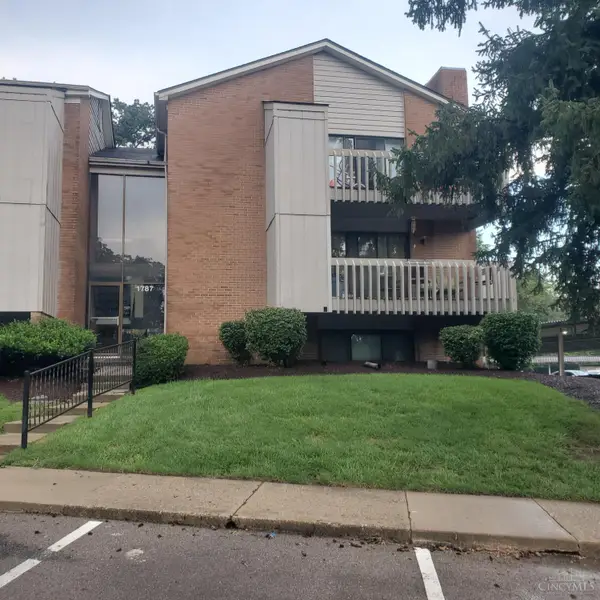1787 Cherokee Drive #D, West Carrollton, OH 45449