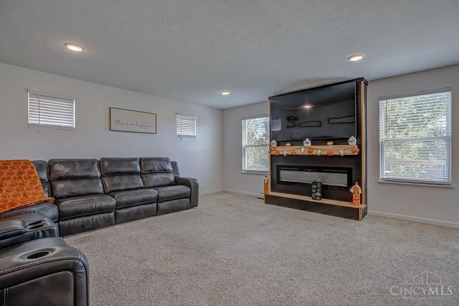 2148 Pine Valley Drive, Hamilton, OH 45013 - #3