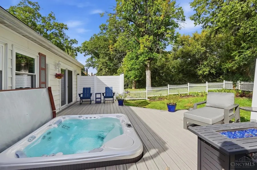 6796 Warder Drive, Finneytown, OH 45224 - #3
