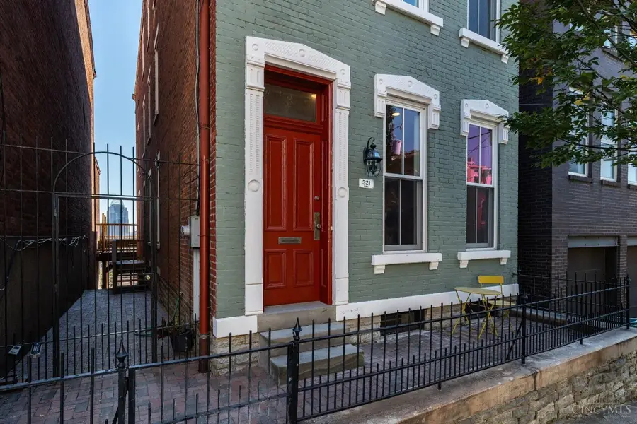 521 Milton Street, Cincinnati, OH 45202 - #2