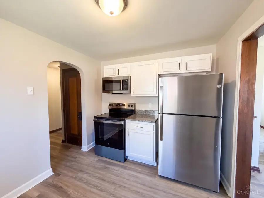 966 Oakland Avenue, Cincinnati, OH 45205 - #2