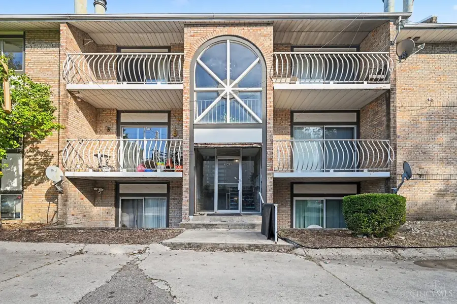 2431 Montana Avenue #5, Cincinnati, OH 45211 - #2