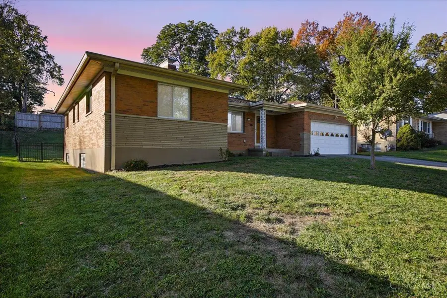 5939 Thornhill Avenue, Cincinnati, OH 45224 - #3