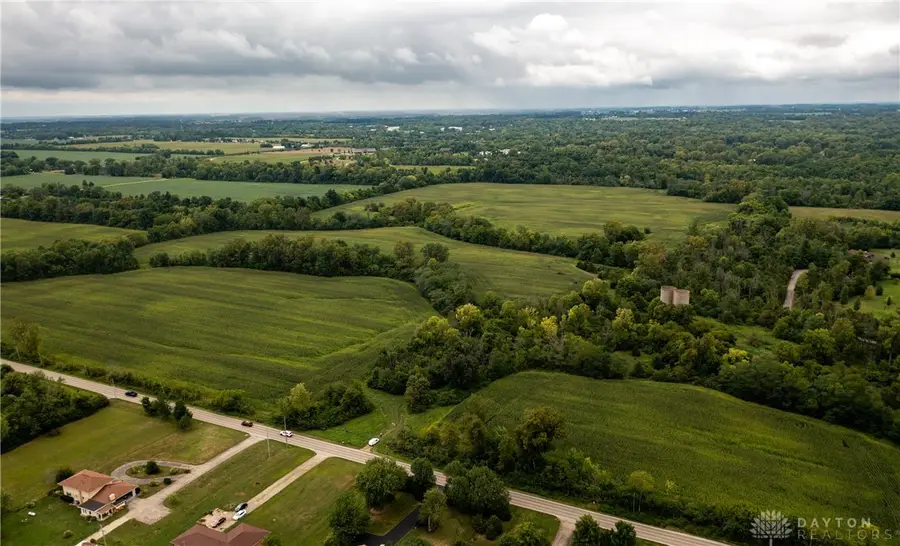 8277 Westbrook Road, Brookville, OH 45309 - Image #3