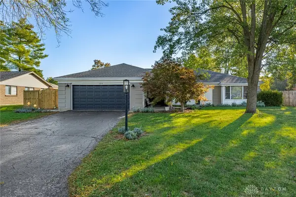 121 S Village Drive, Centerville, OH 45459