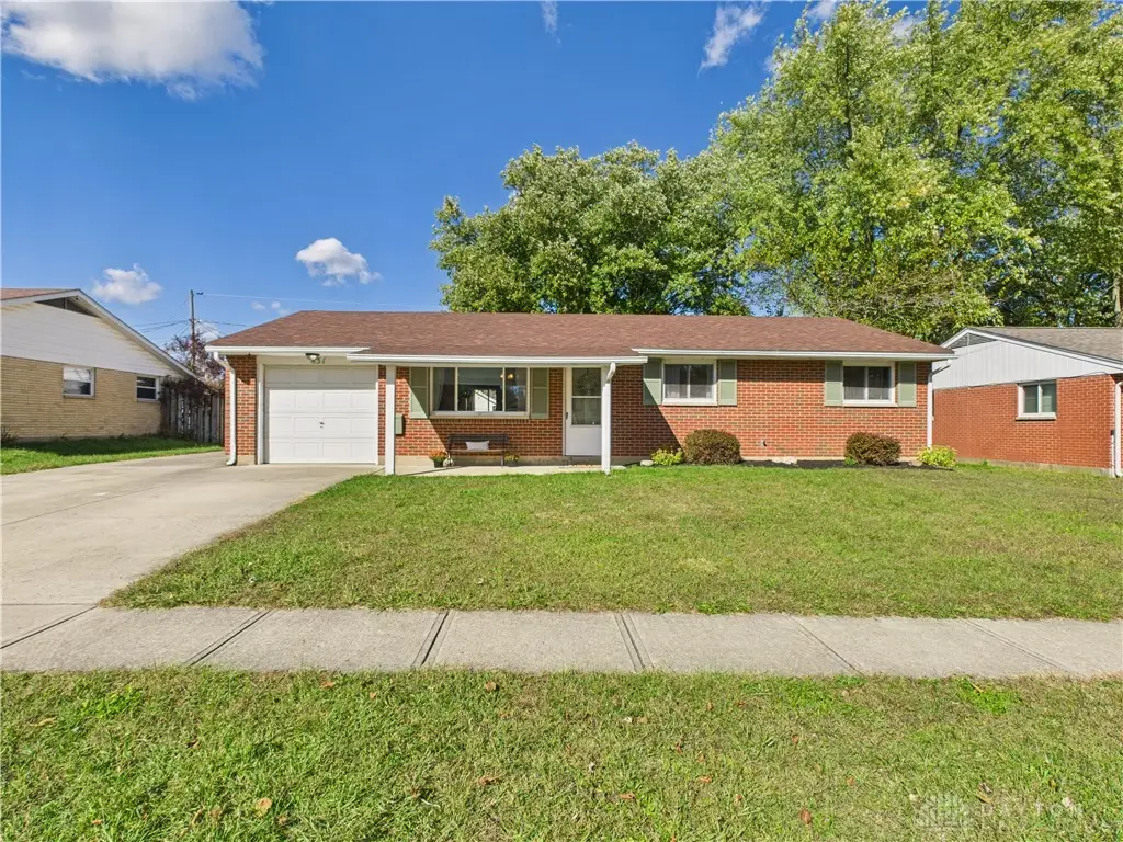 431 Avon Oak Court, New Lebanon, OH 45345 - Image #1