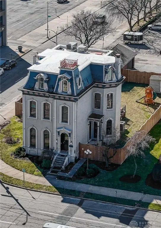 208 W Monument Avenue, Dayton, OH 45402