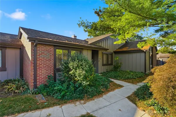 1462 Carriage Trace Boulevard, Centerville, OH 45459