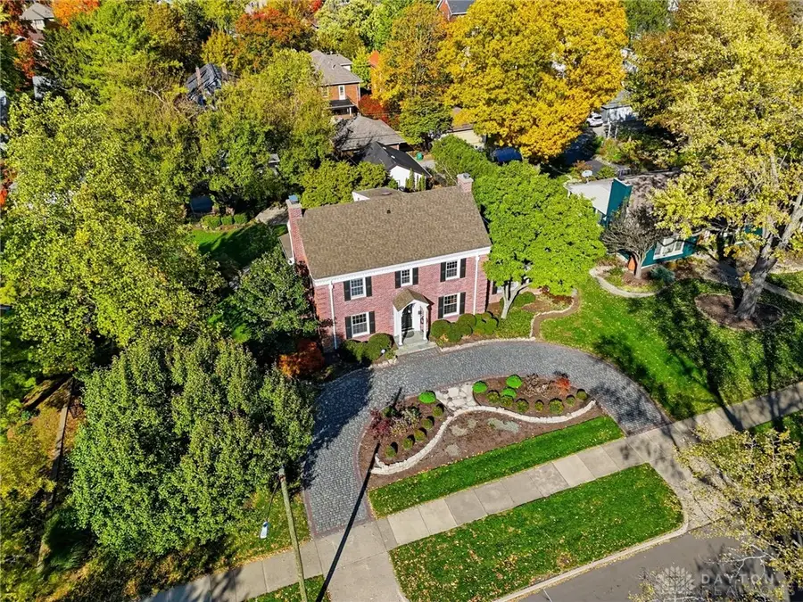 321 E Schantz Avenue, Oakwood, OH 45409 - Image #2