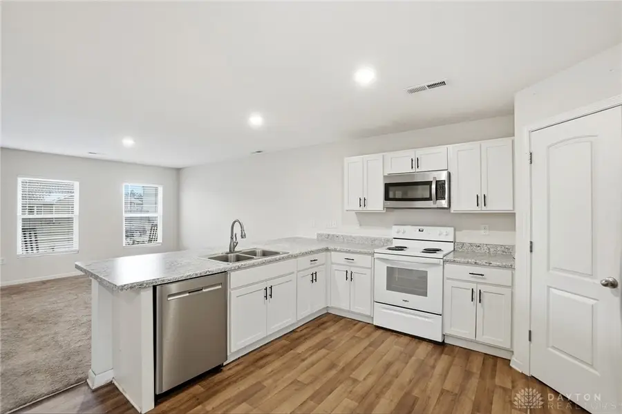 60 Tarragon Way, New Lebanon, OH 45345 - Image #2