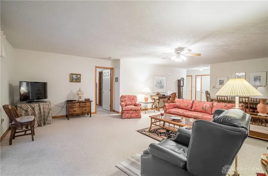 120 - 122 Old Carriage Drive, Englewood, OH 45322 - Image #2